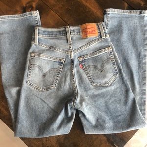 Levi’s Ribcage Straight